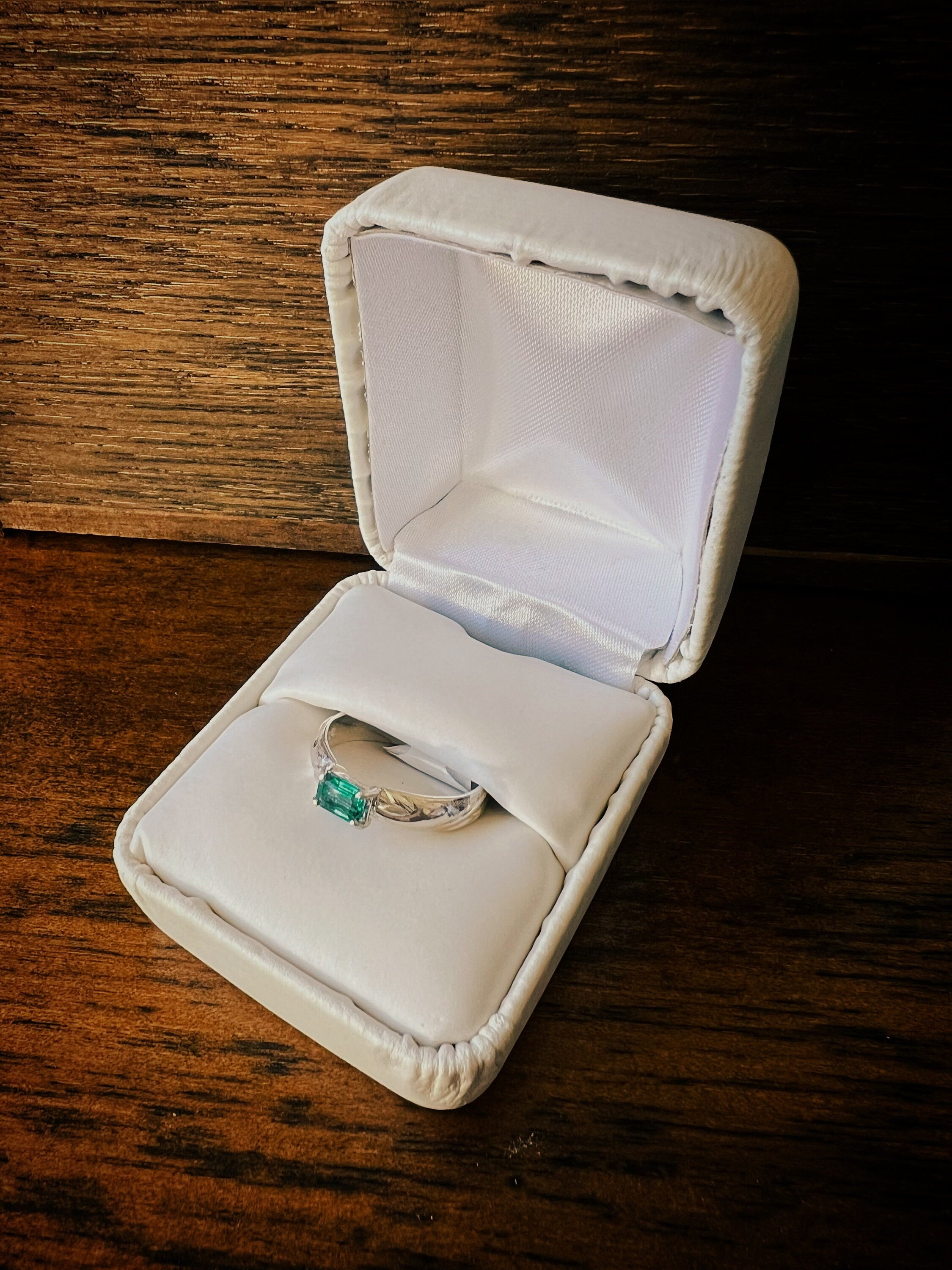 White Leatherette Fancy Ring Box
