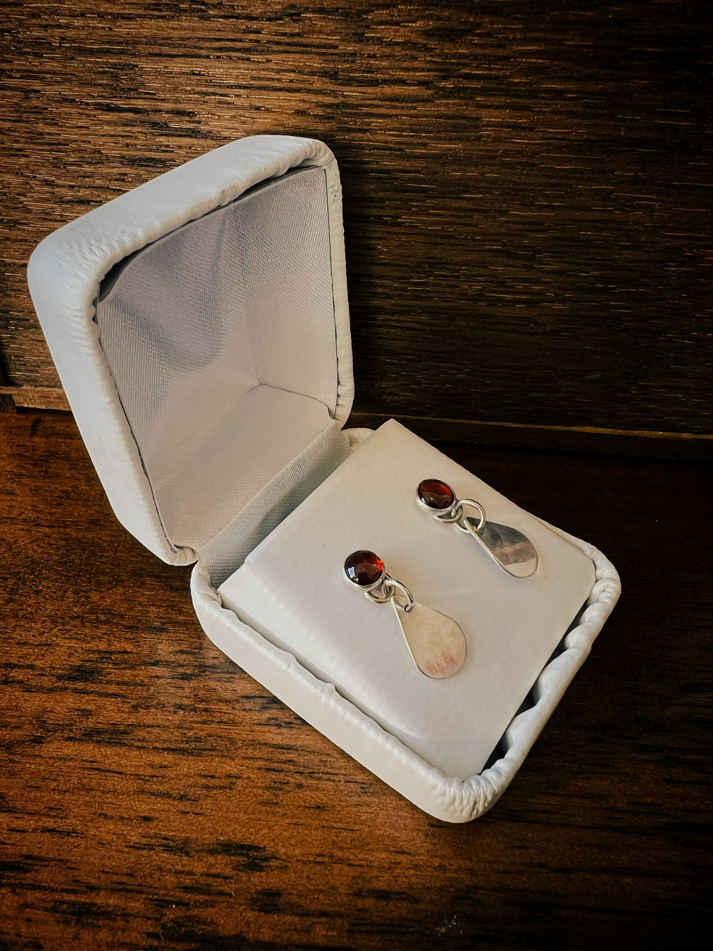 White Leatherette Fancy Earring Box