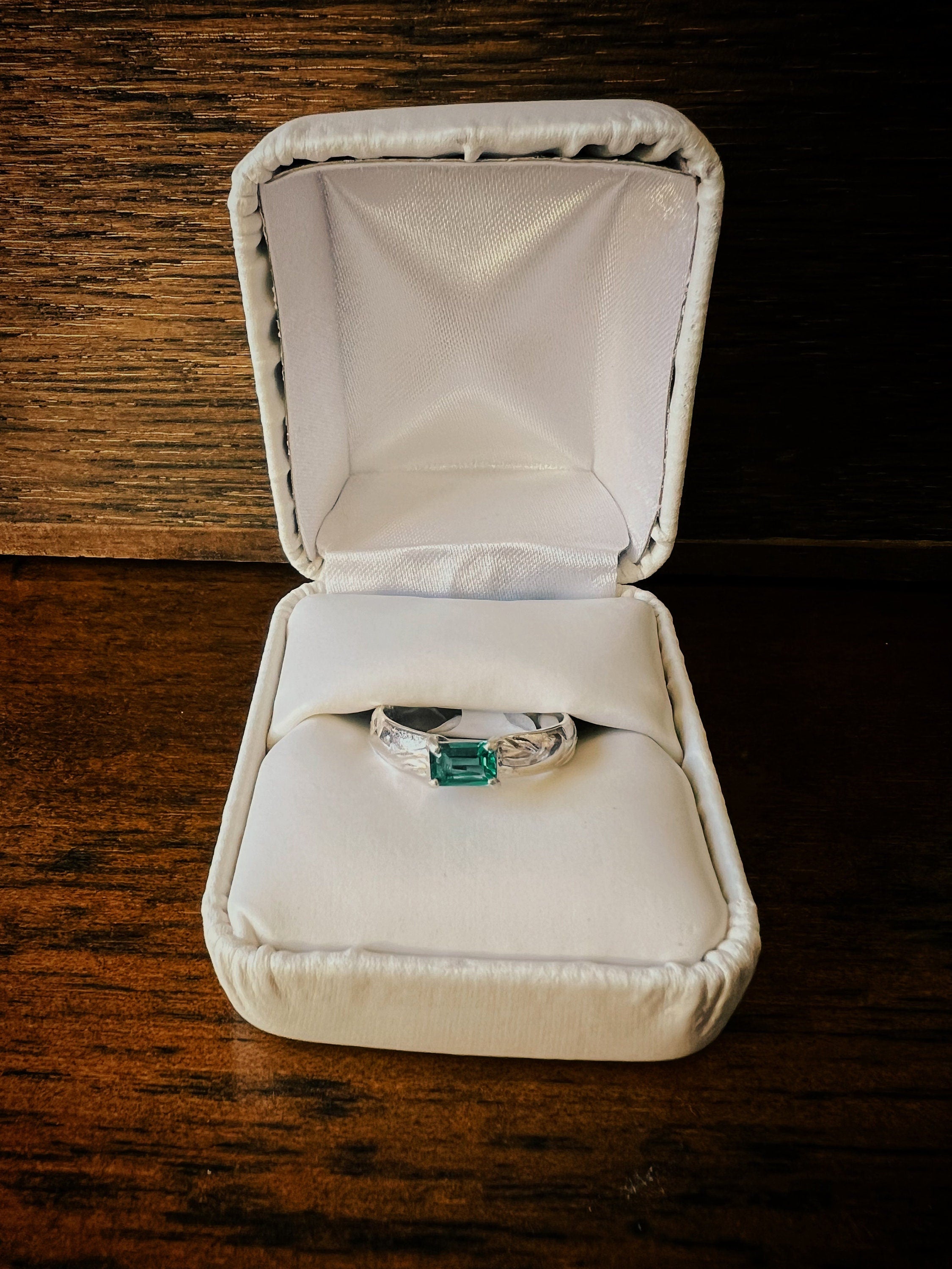 White Leatherette Fancy Ring Box